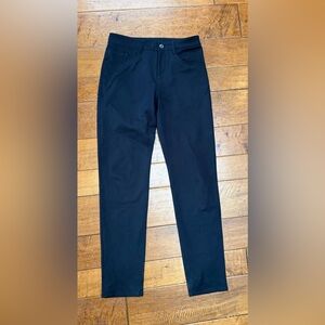 new! Vuori Men’s Athletic Slim, size 28”x30”, black